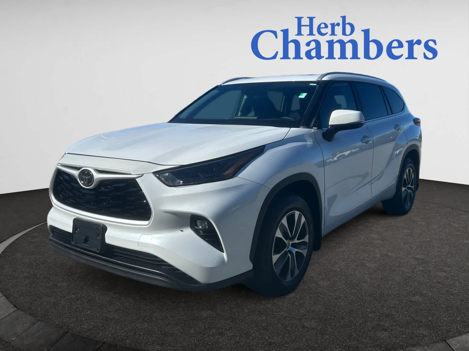 used 2023 Toyota Highlander car, priced at $43,497