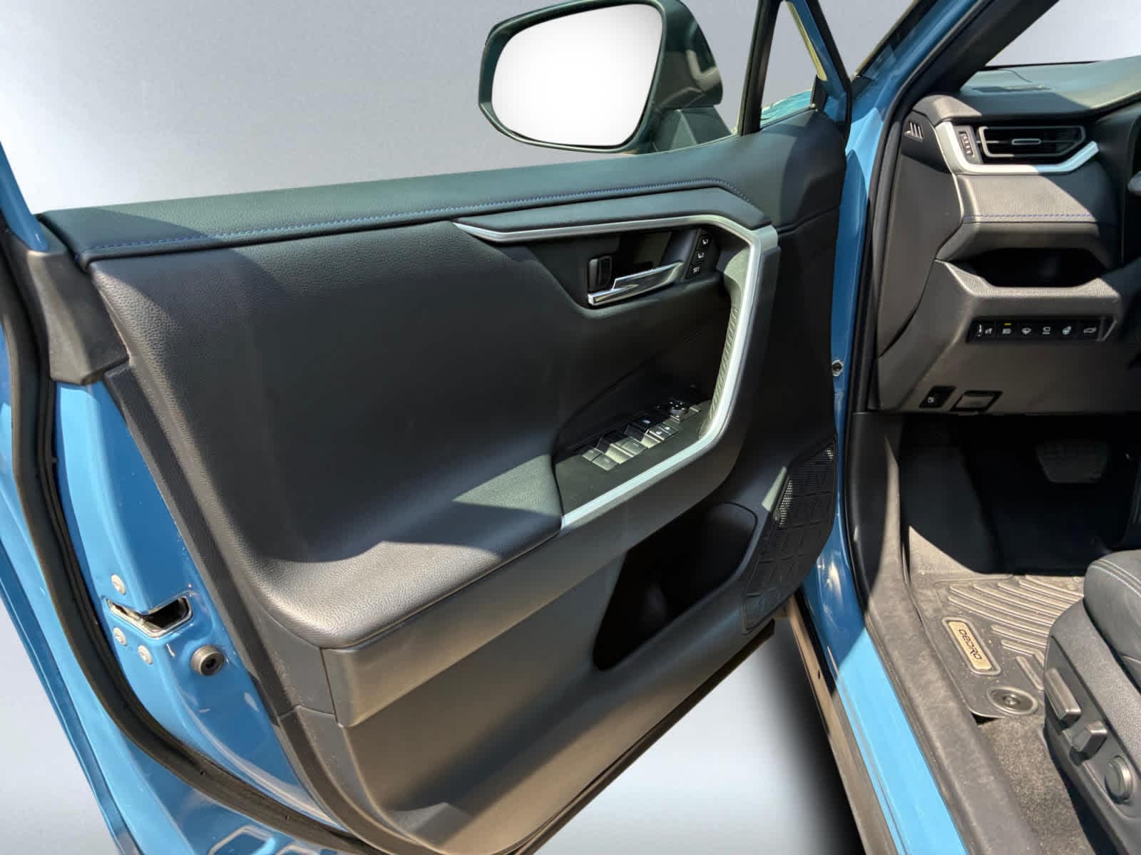 used 2022 Toyota RAV4 car, priced at $31,998