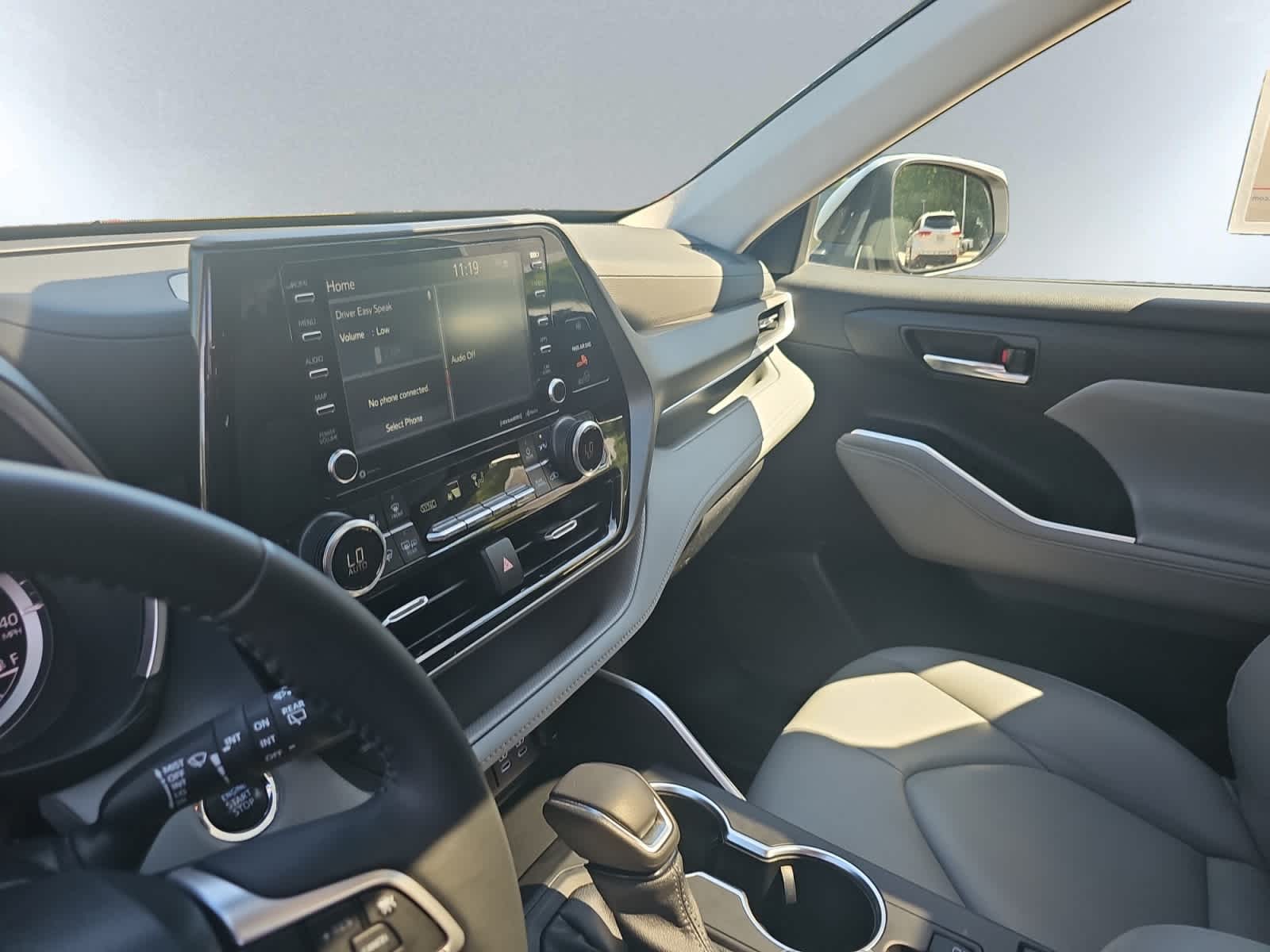 used 2022 Toyota Highlander car, priced at $39,998