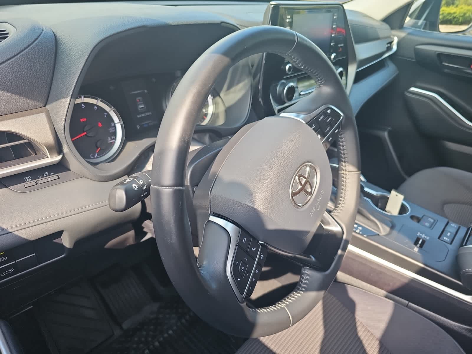 used 2021 Toyota Highlander car, priced at $30,497
