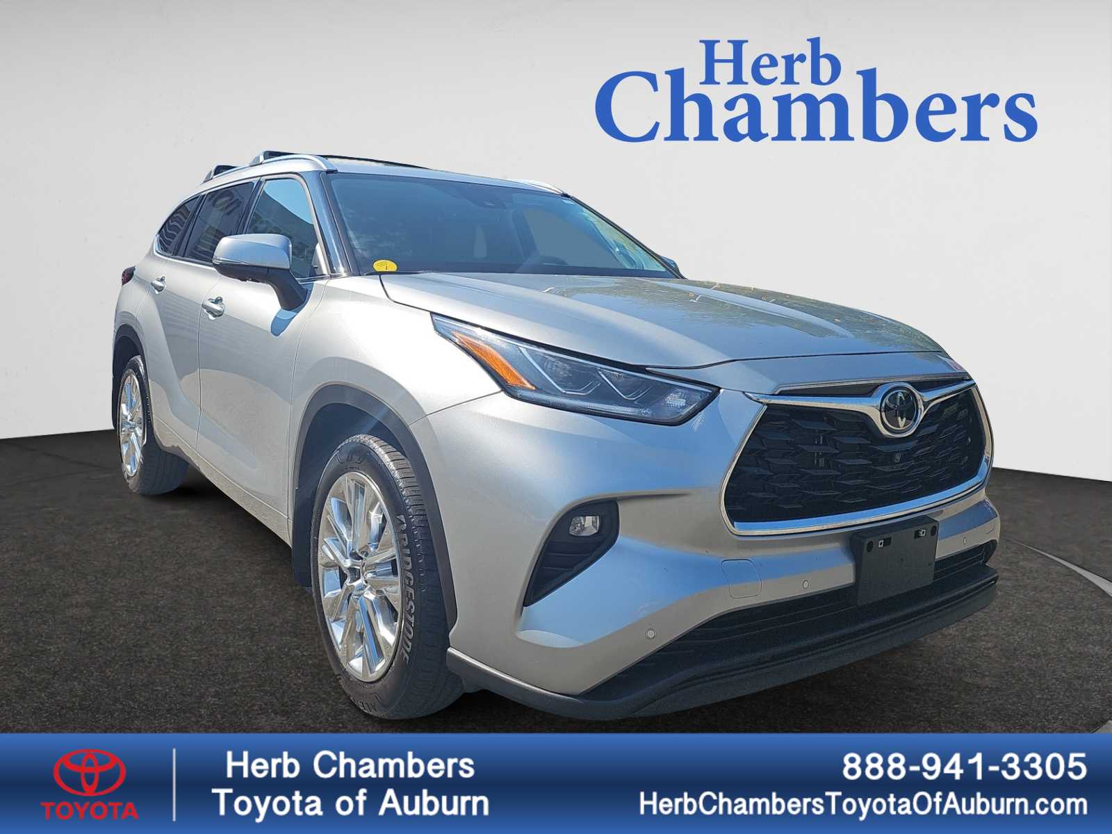 used 2024 Toyota Highlander car, priced at $49,497