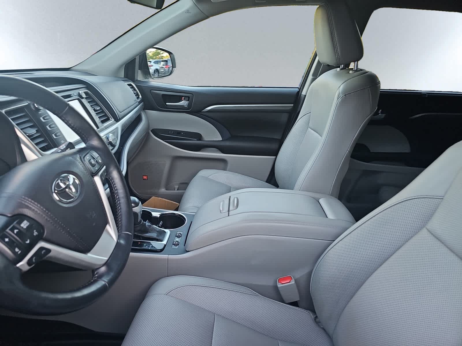 used 2017 Toyota Highlander car, priced at $34,497