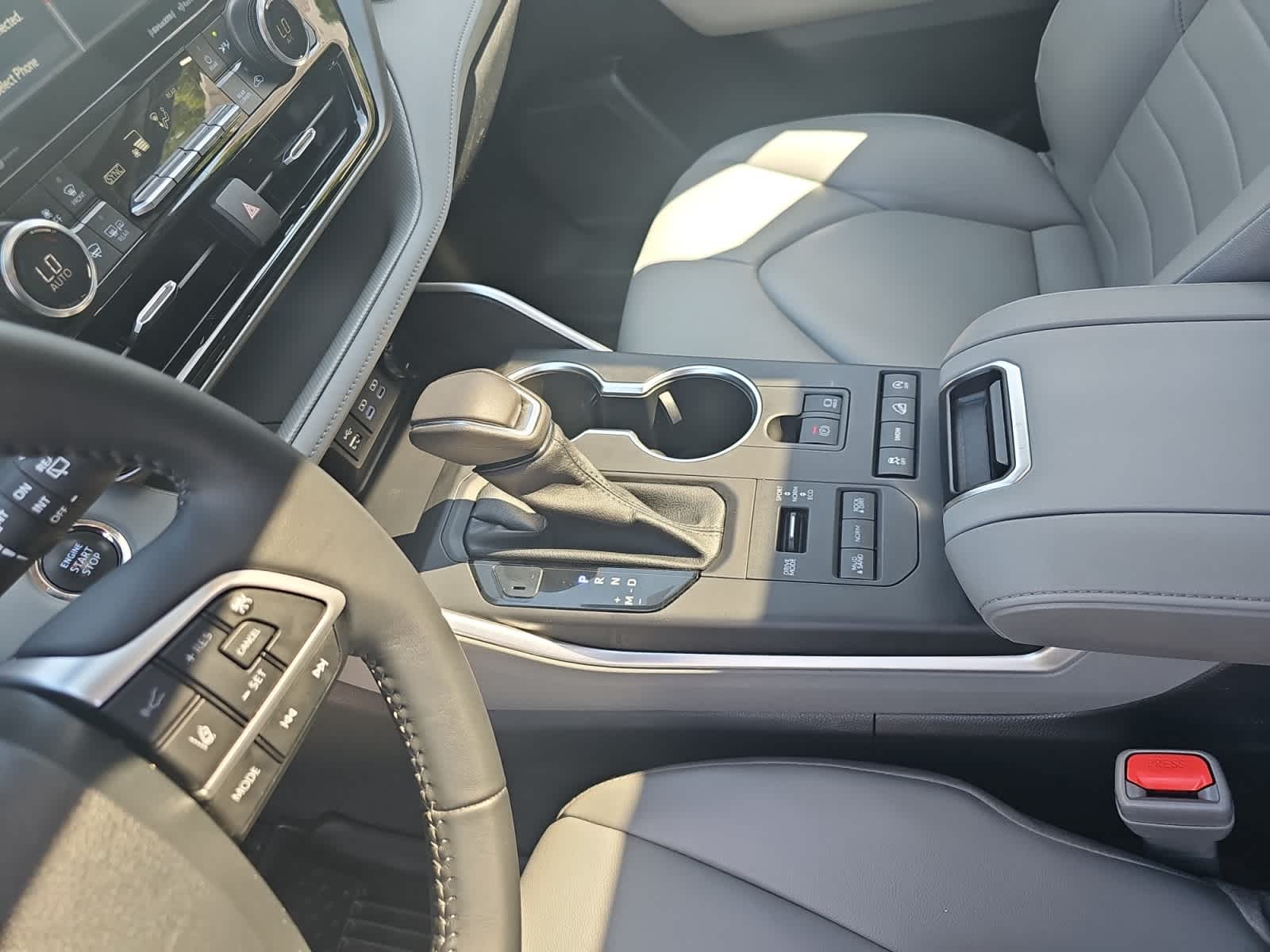 used 2022 Toyota Highlander car, priced at $39,998