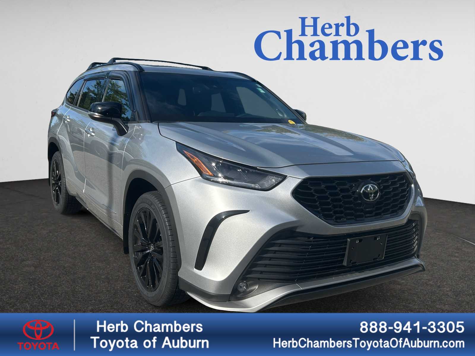 used 2023 Toyota Highlander car, priced at $45,497