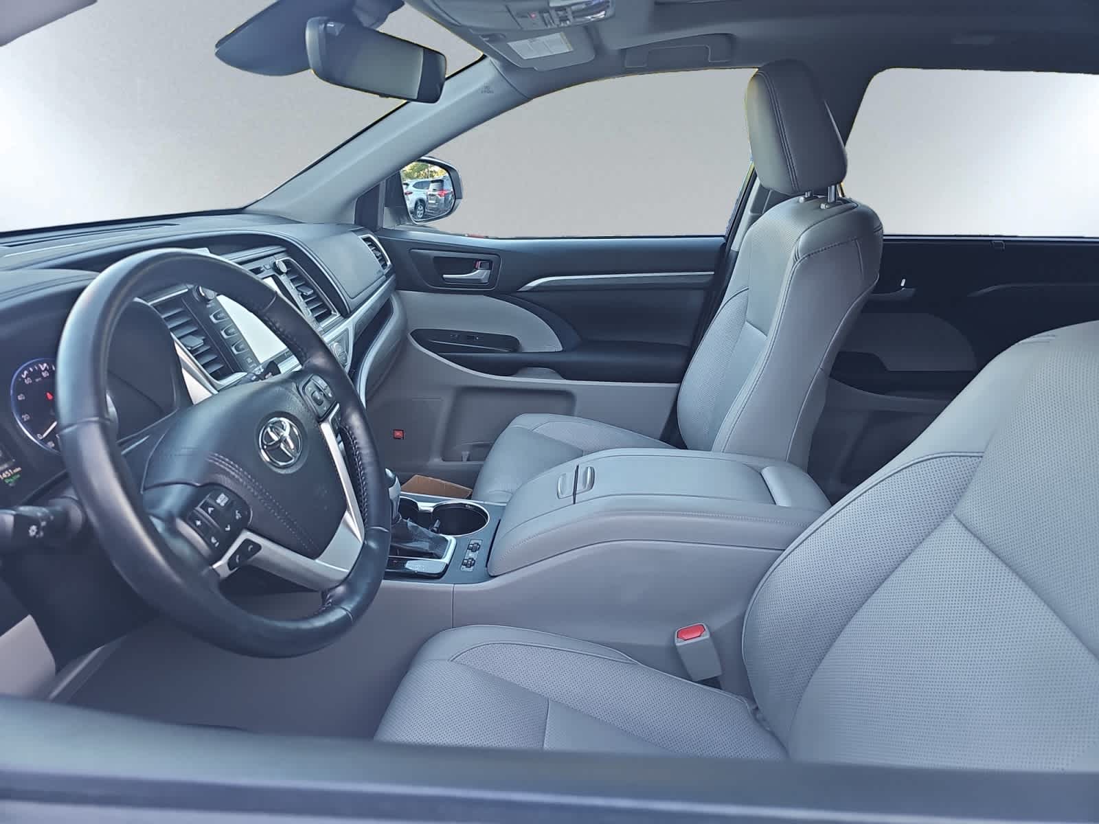 used 2017 Toyota Highlander car, priced at $34,497