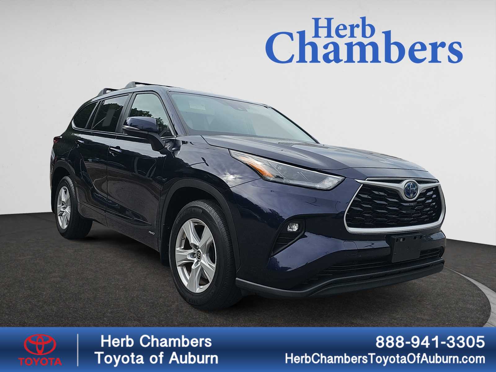 used 2023 Toyota Highlander car, priced at $35,998