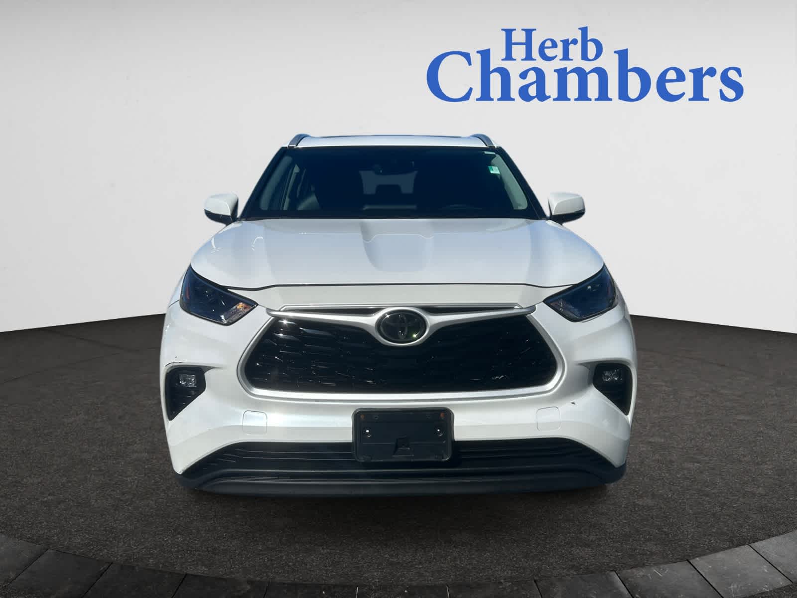 used 2023 Toyota Highlander car, priced at $43,497