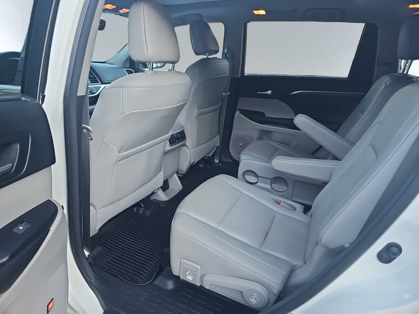 used 2017 Toyota Highlander car, priced at $34,497