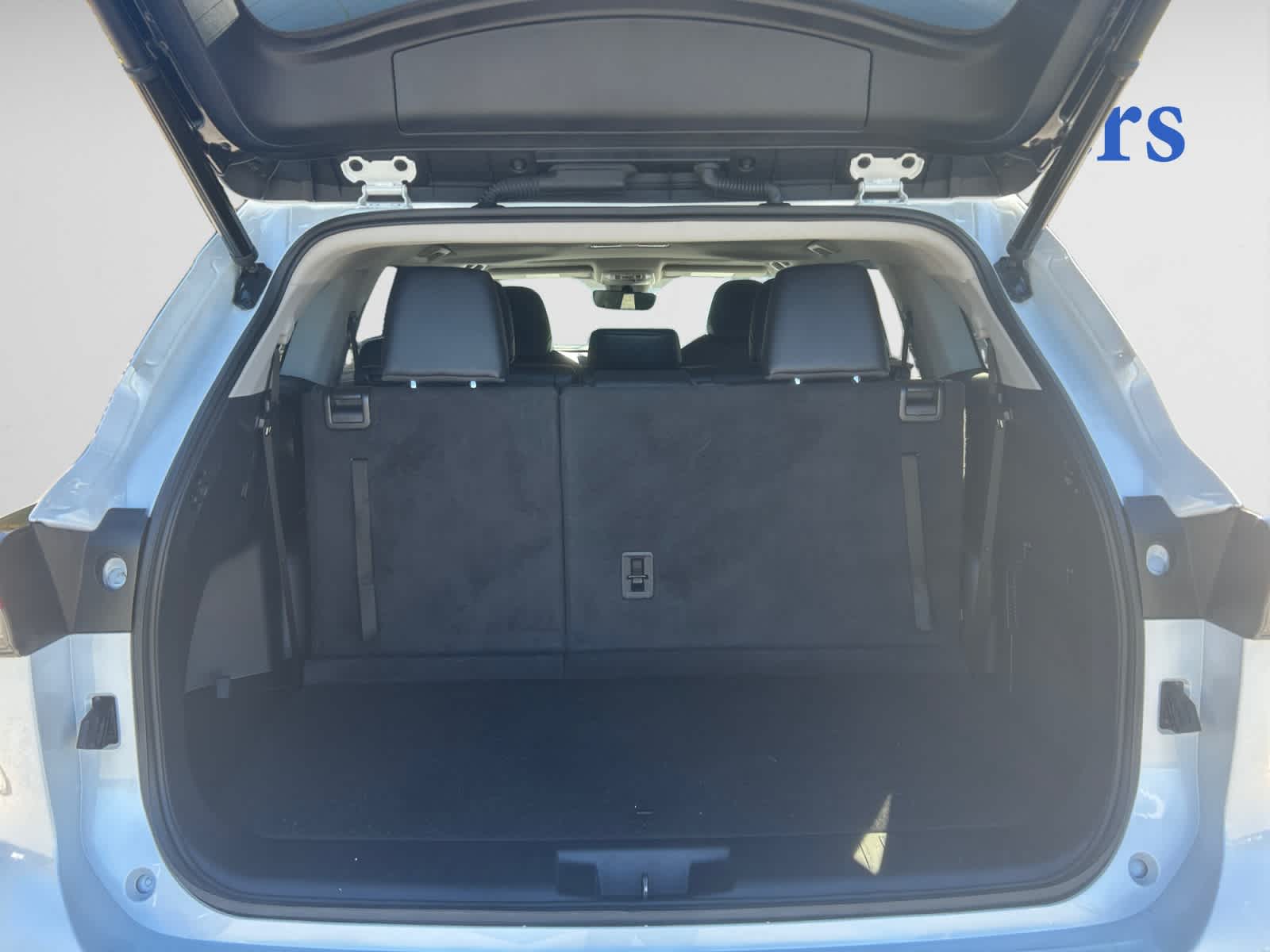 used 2023 Toyota Highlander car, priced at $43,497