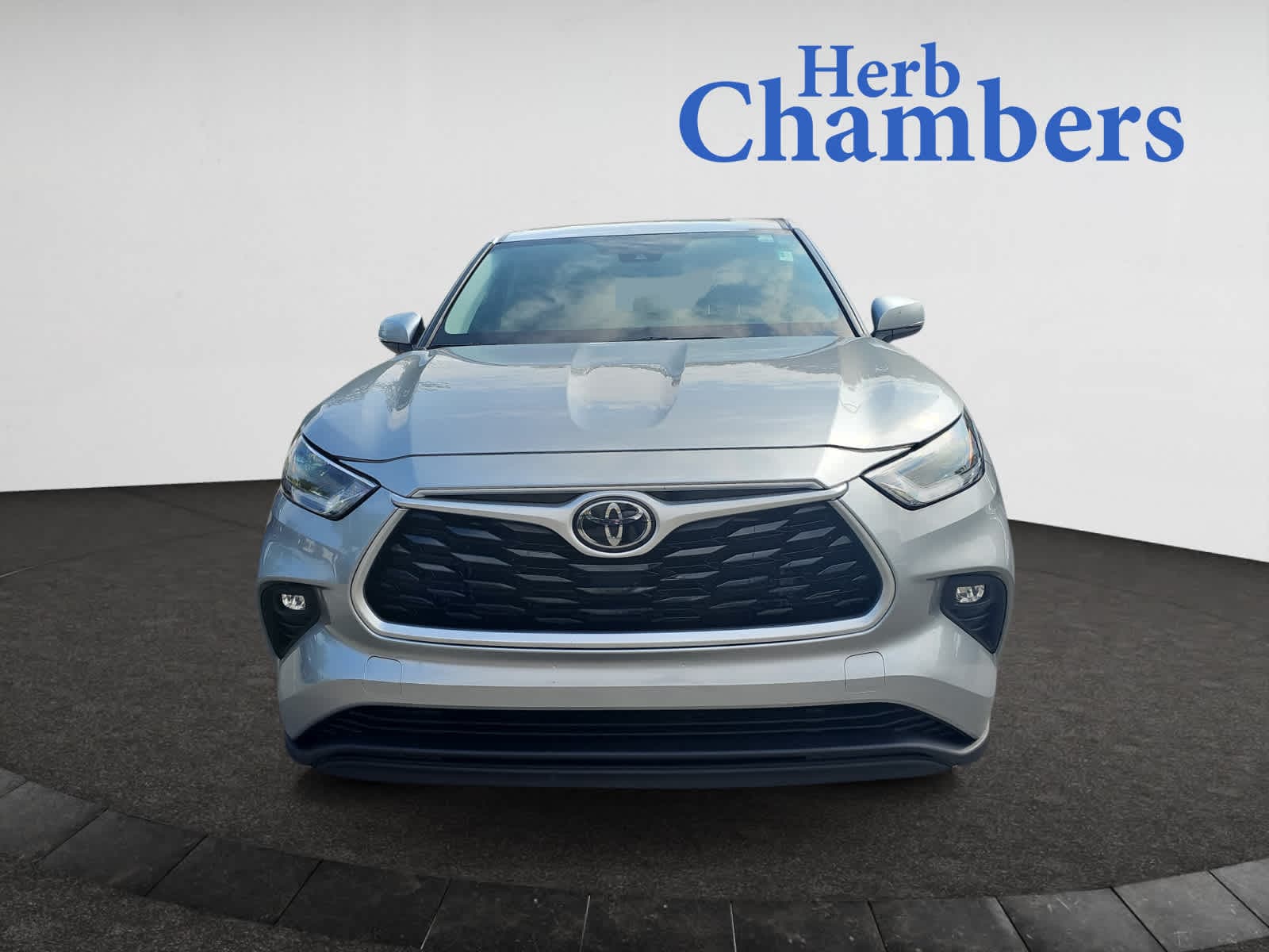 used 2021 Toyota Highlander car, priced at $30,497