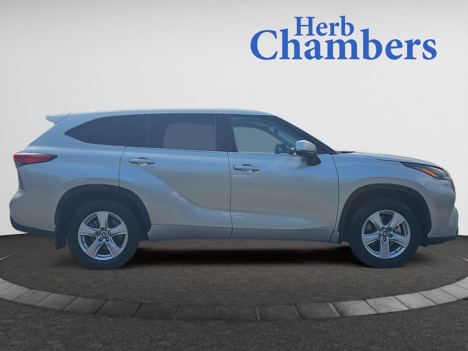 used 2021 Toyota Highlander car, priced at $30,497