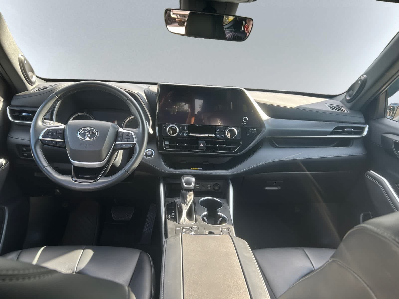 used 2023 Toyota Highlander car, priced at $45,497