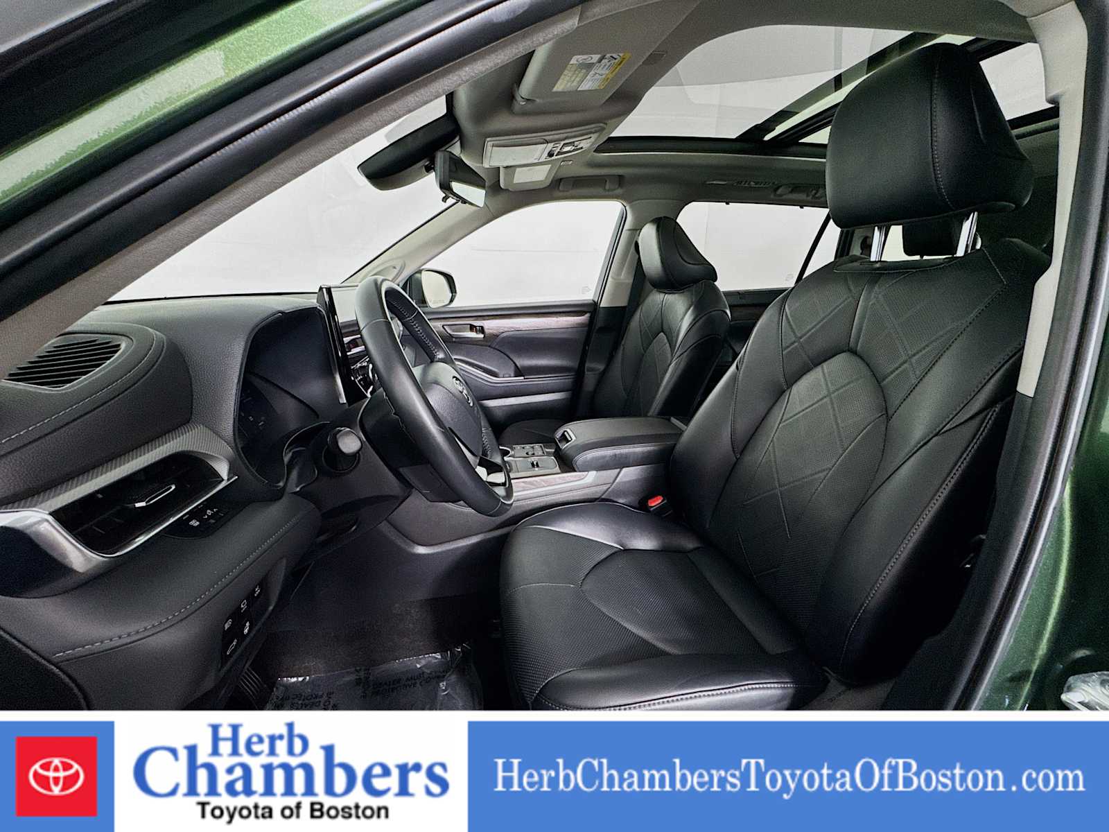 used 2023 Toyota Highlander car, priced at $47,497