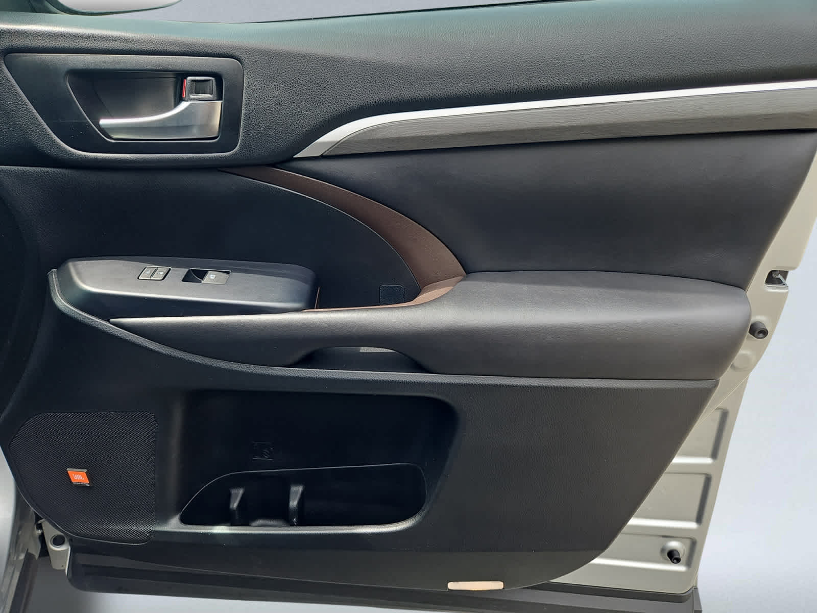 used 2019 Toyota Highlander car, priced at $32,998