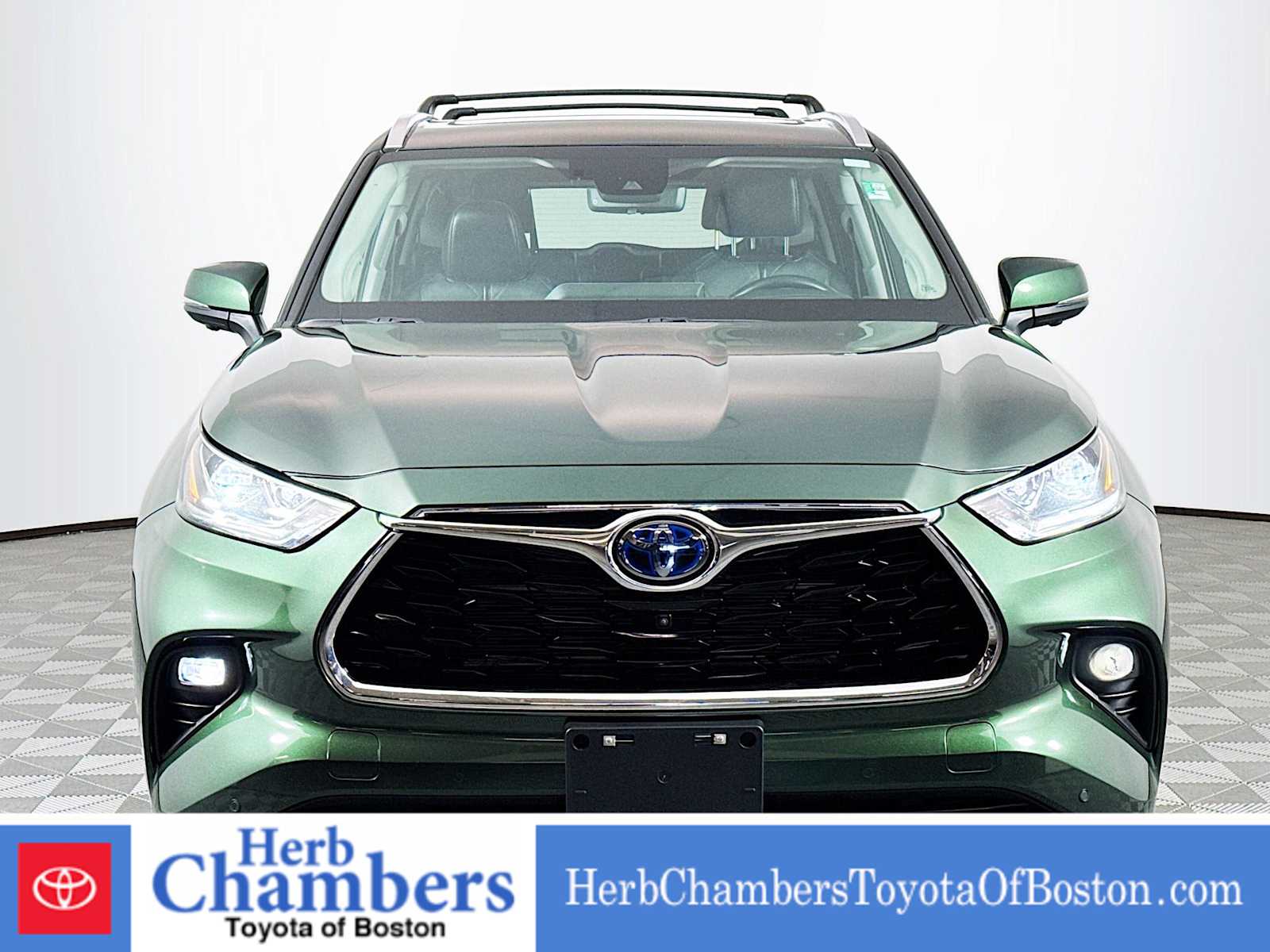 used 2023 Toyota Highlander car, priced at $47,497