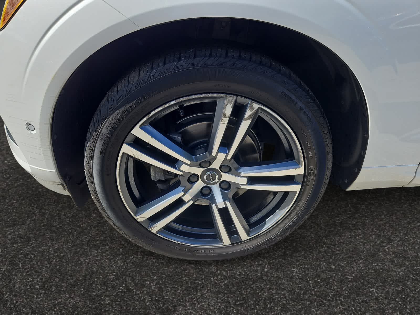 used 2018 Volvo XC60 car, priced at $23,297