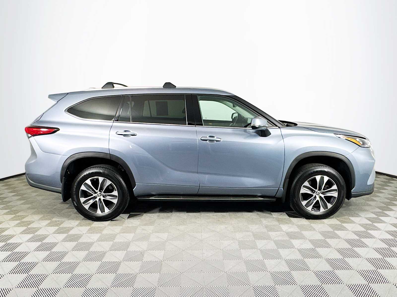 used 2020 Toyota Highlander car, priced at $32,497