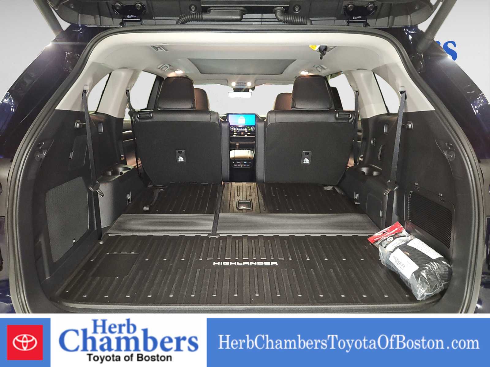 new 2025 Toyota Highlander car, priced at $56,287