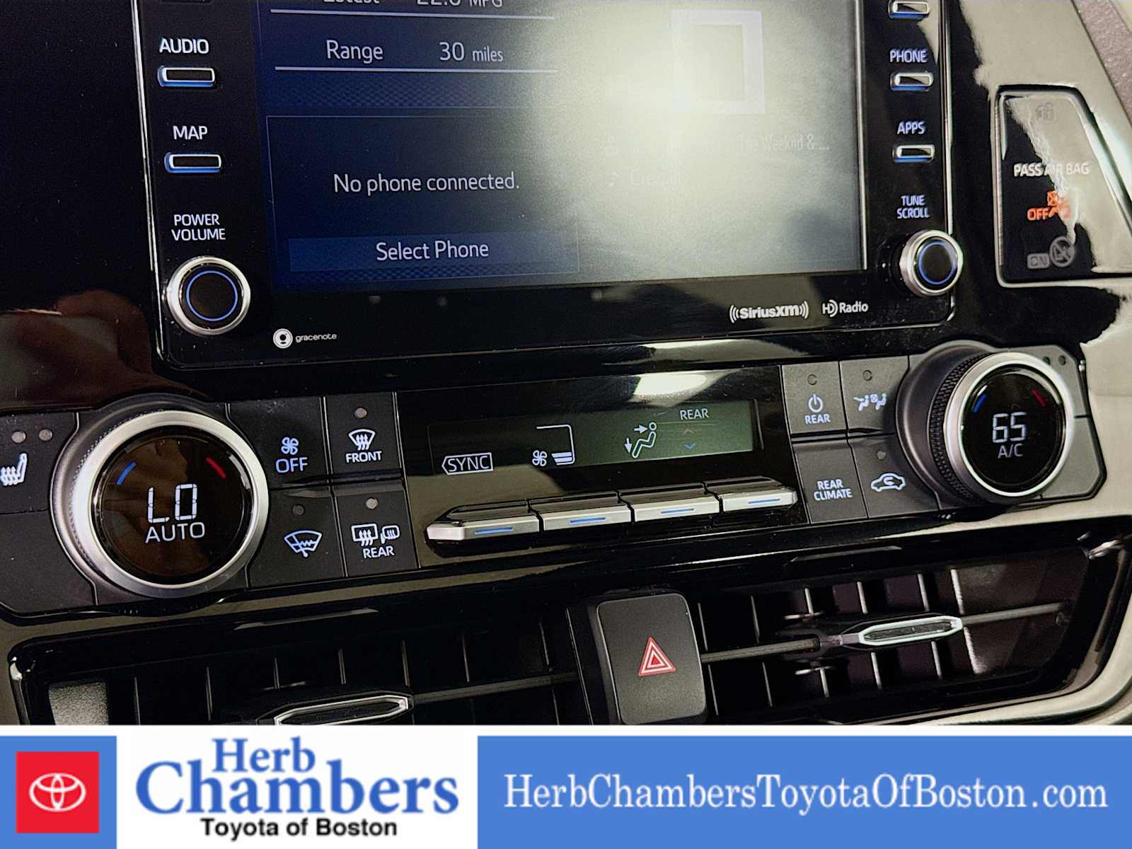 used 2021 Toyota Highlander car, priced at $32,897