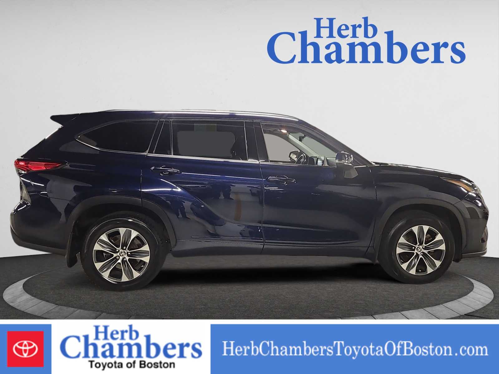 used 2021 Toyota Highlander car, priced at $35,997