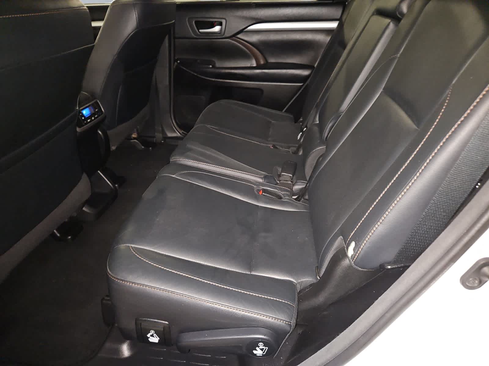 used 2018 Toyota Highlander car, priced at $29,397