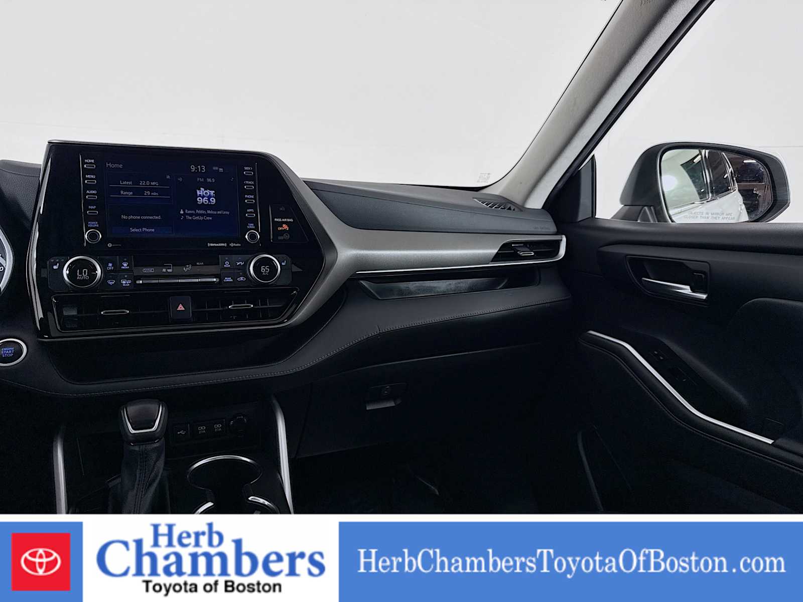 used 2021 Toyota Highlander car, priced at $32,897