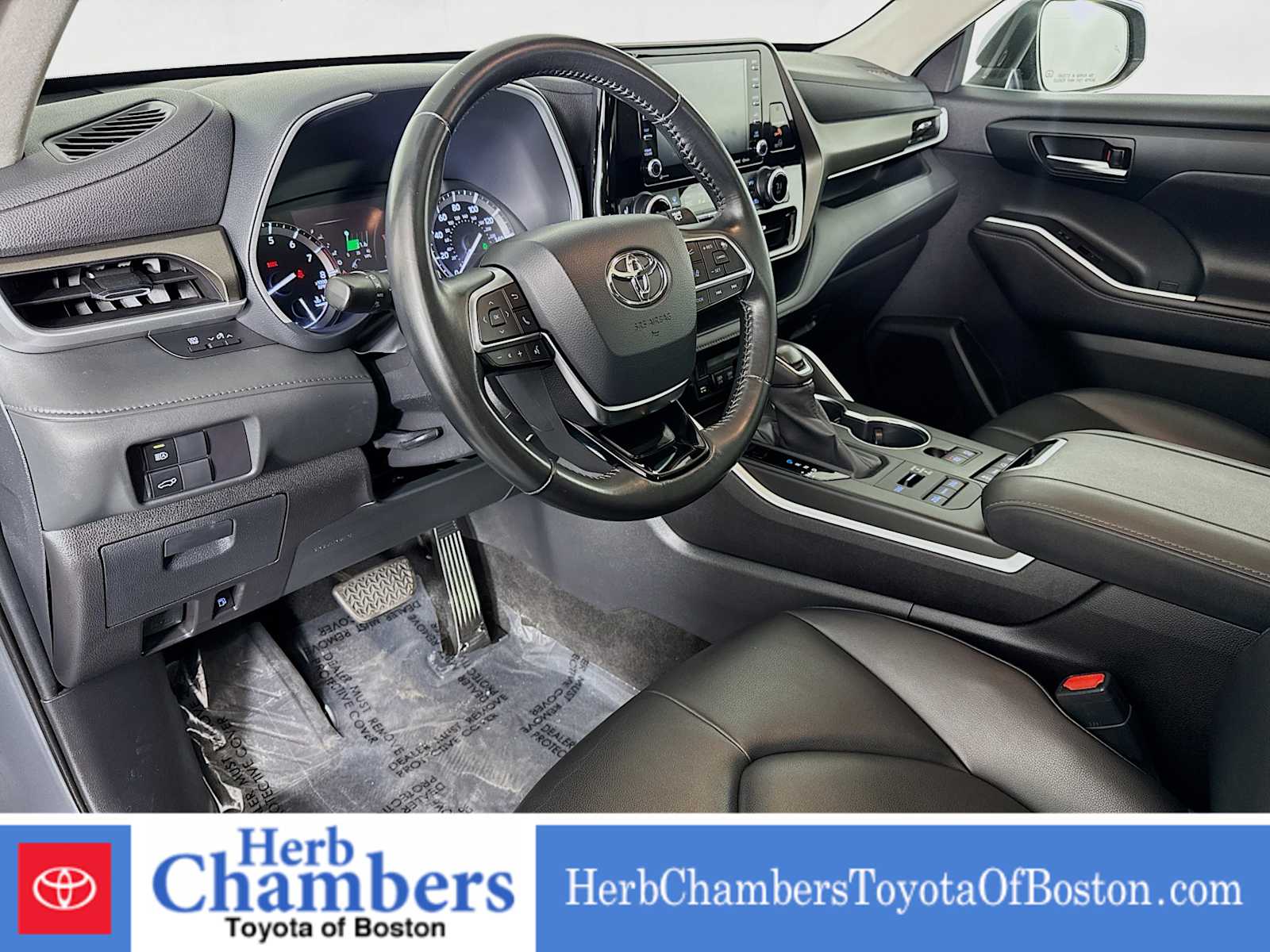 used 2020 Toyota Highlander car, priced at $32,097