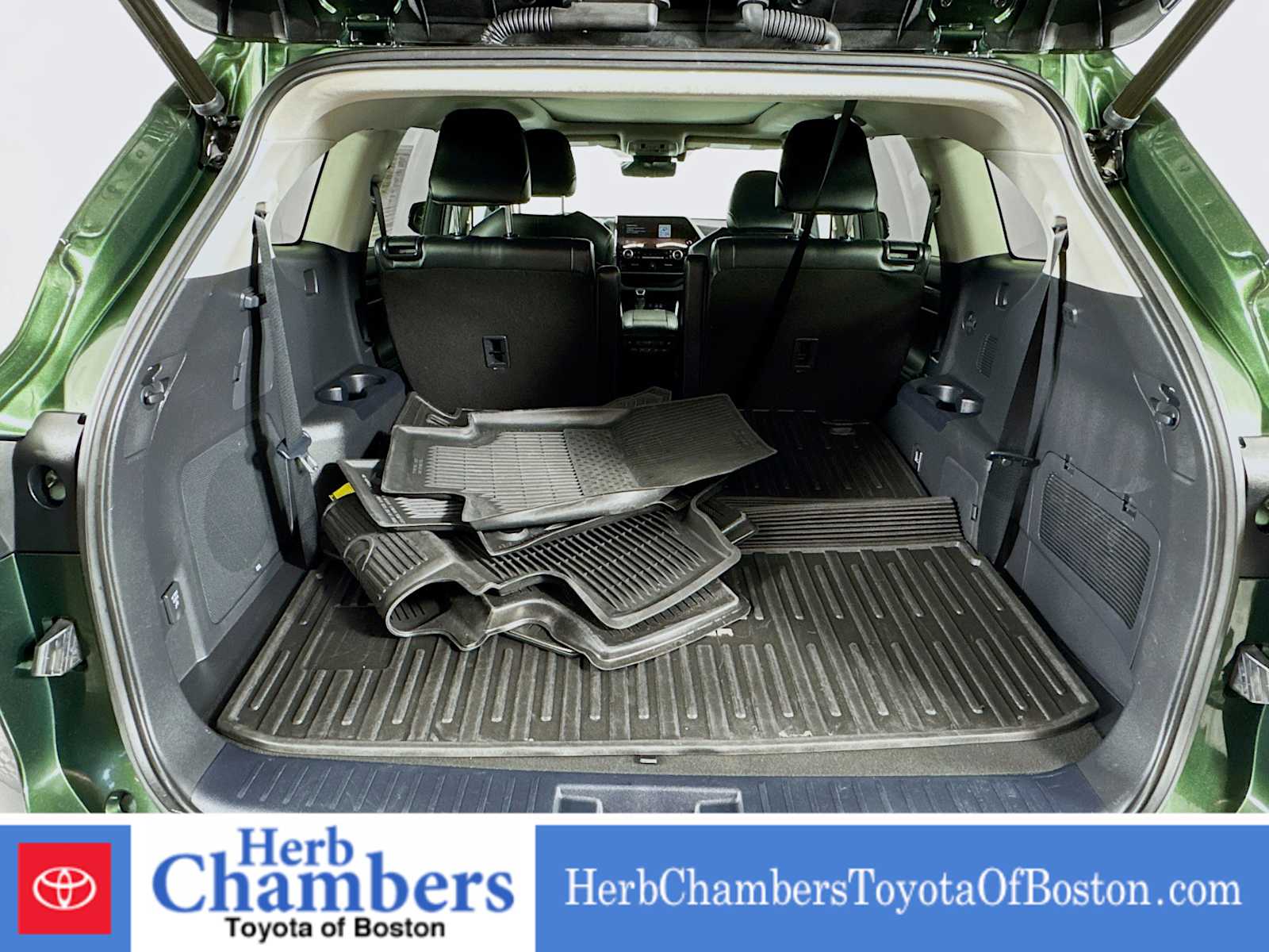 used 2023 Toyota Highlander car, priced at $47,497