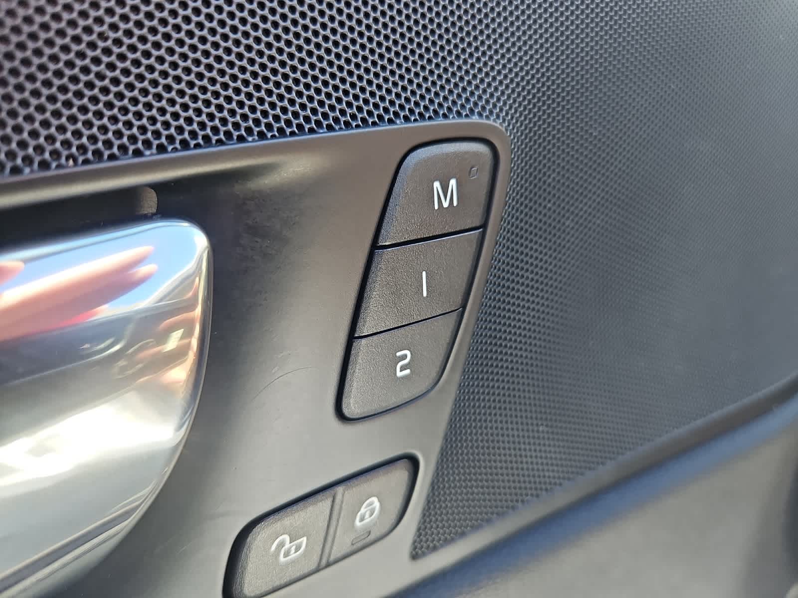 used 2018 Volvo XC60 car, priced at $23,297