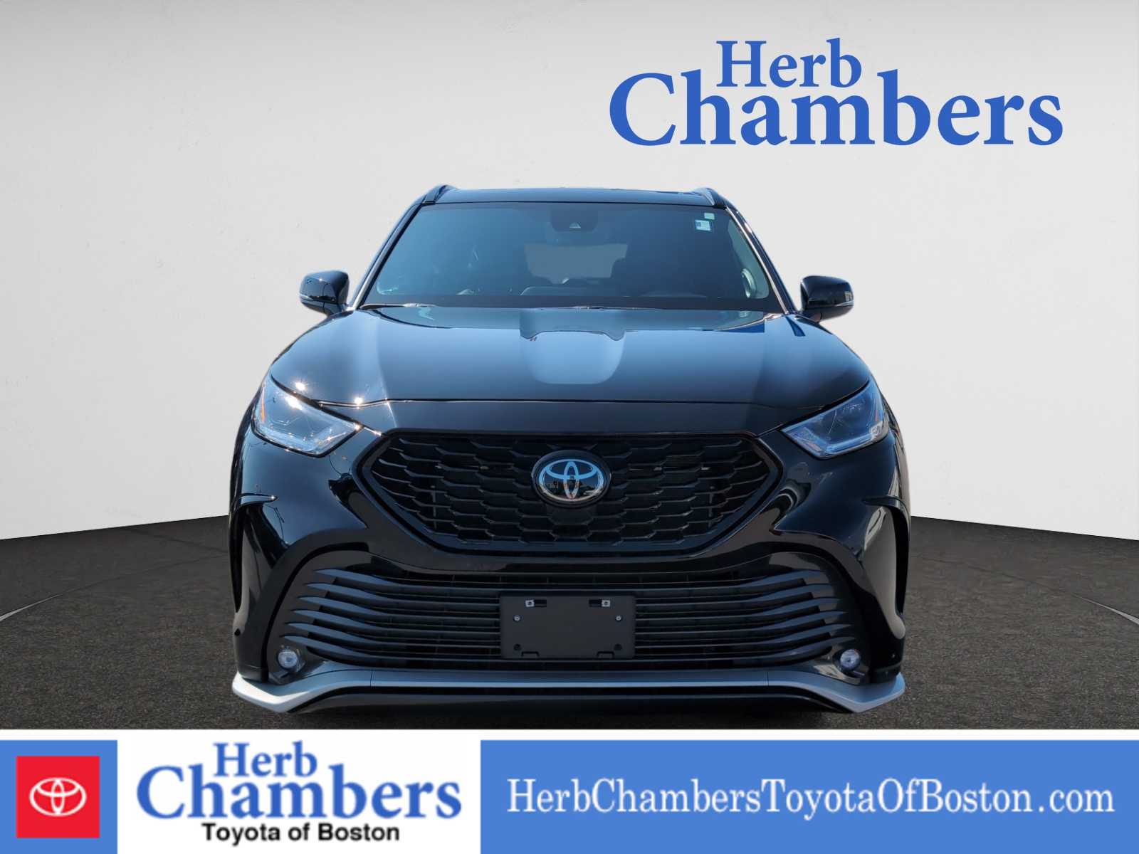 used 2024 Toyota Highlander car, priced at $44,297