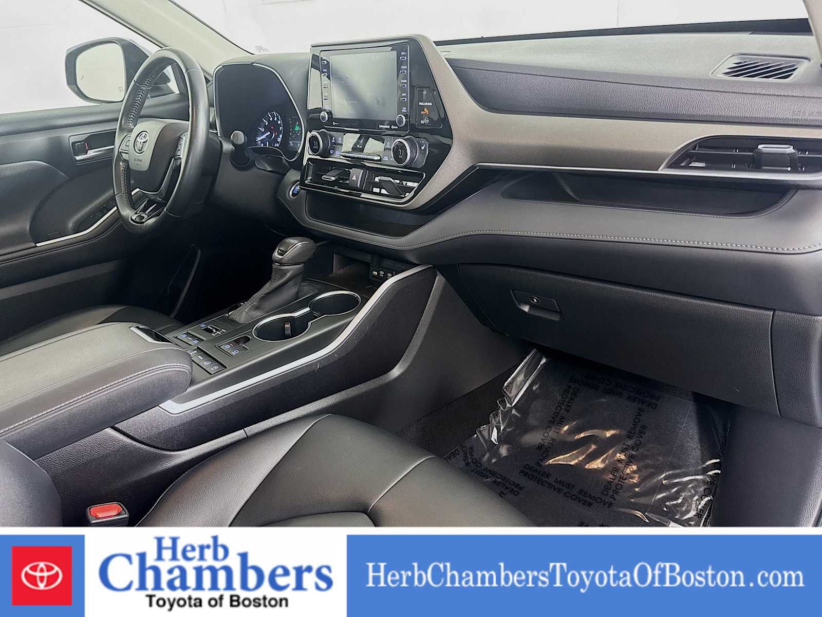 used 2020 Toyota Highlander car, priced at $32,097