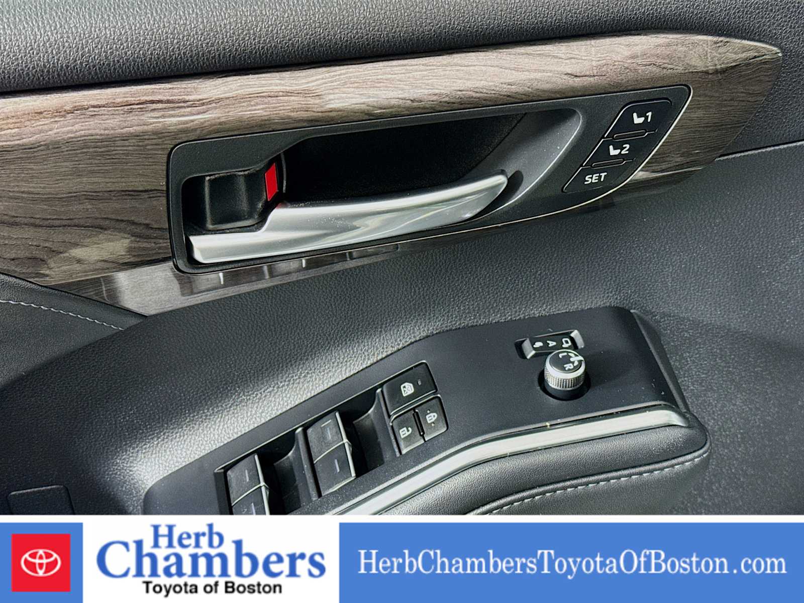 used 2023 Toyota Highlander car, priced at $47,497