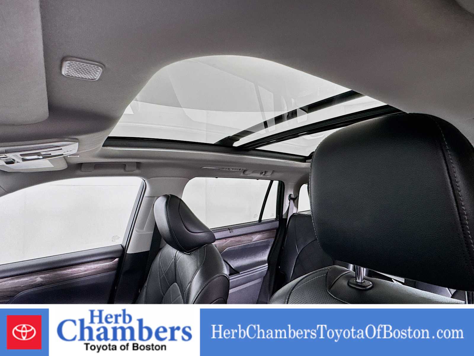 used 2023 Toyota Highlander car, priced at $47,497