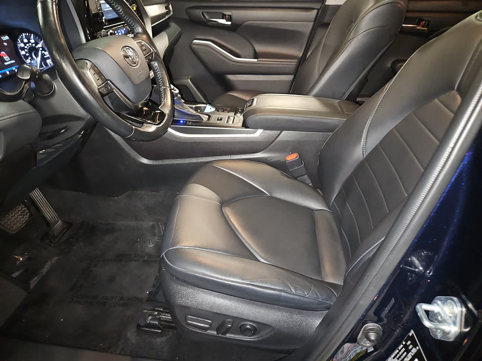 used 2021 Toyota Highlander car, priced at $36,297