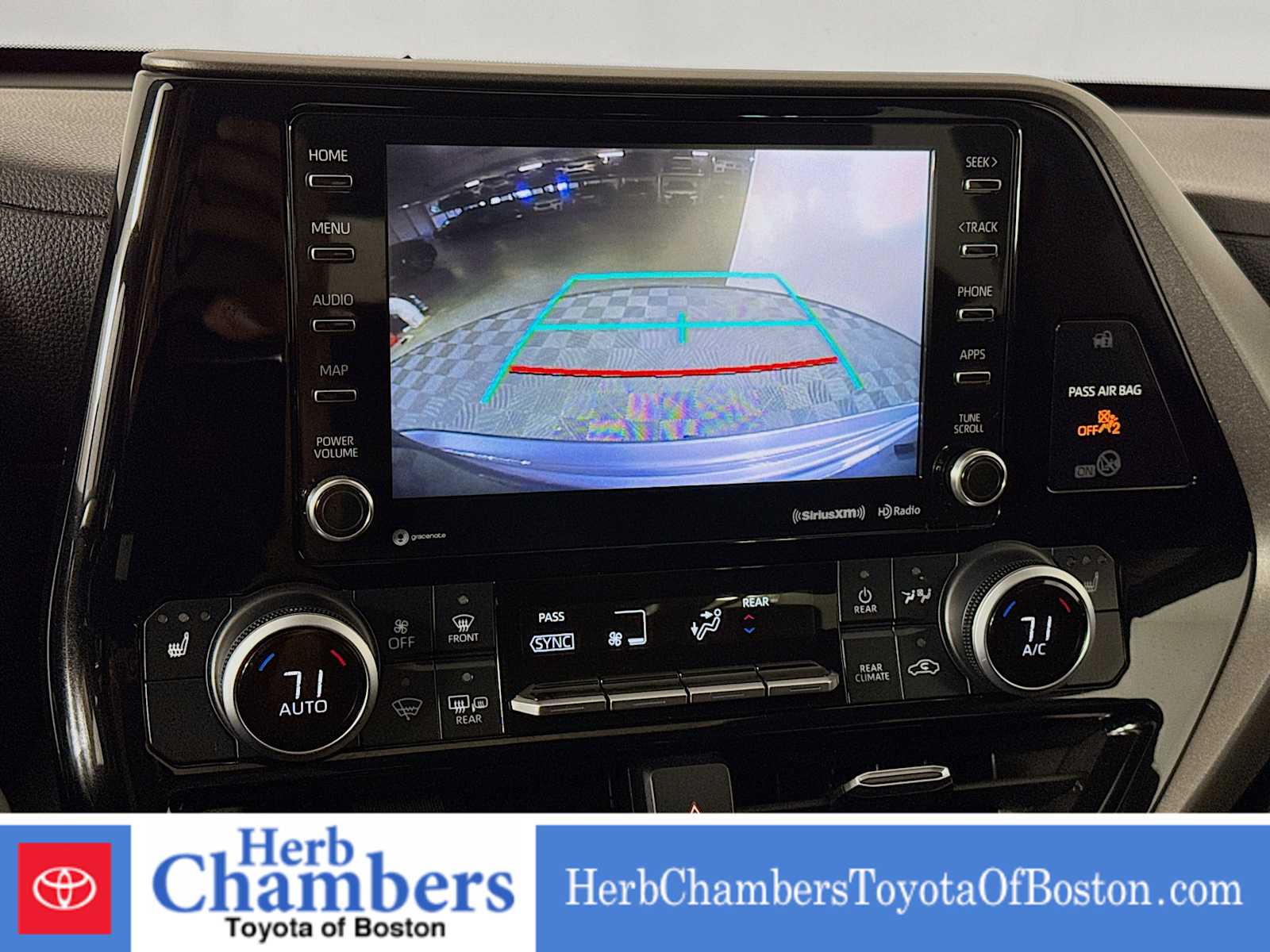used 2020 Toyota Highlander car, priced at $32,097