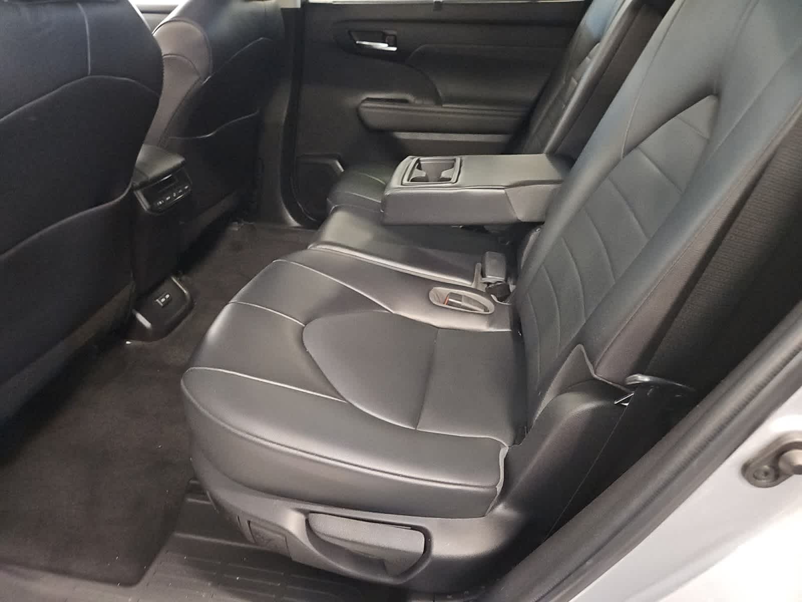 used 2022 Toyota Highlander car, priced at $39,497