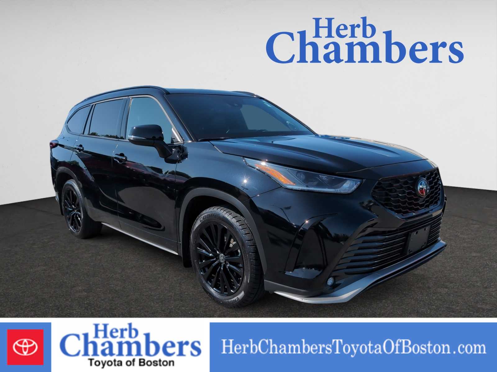 used 2024 Toyota Highlander car, priced at $44,297
