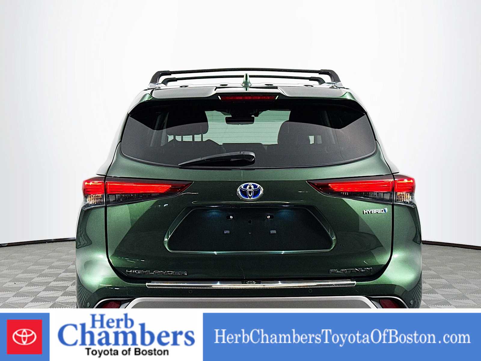 used 2023 Toyota Highlander car, priced at $47,497