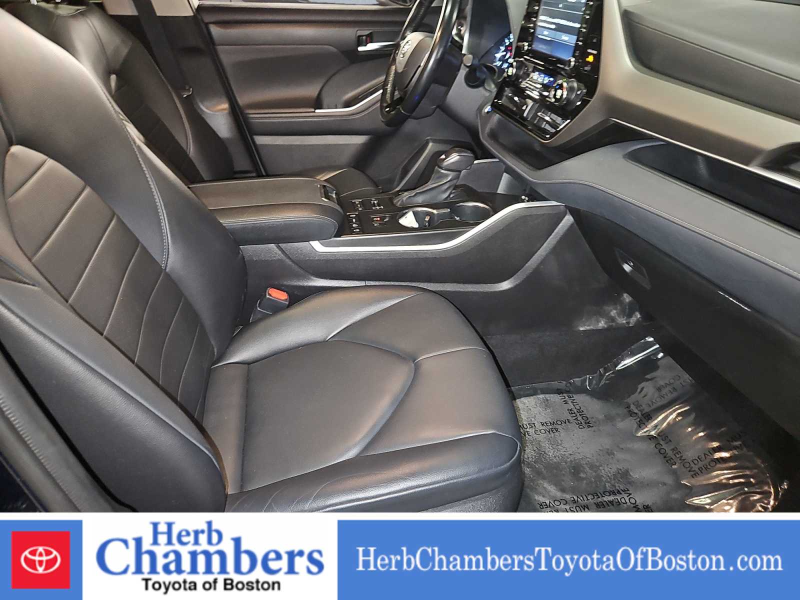 used 2021 Toyota Highlander car, priced at $35,997