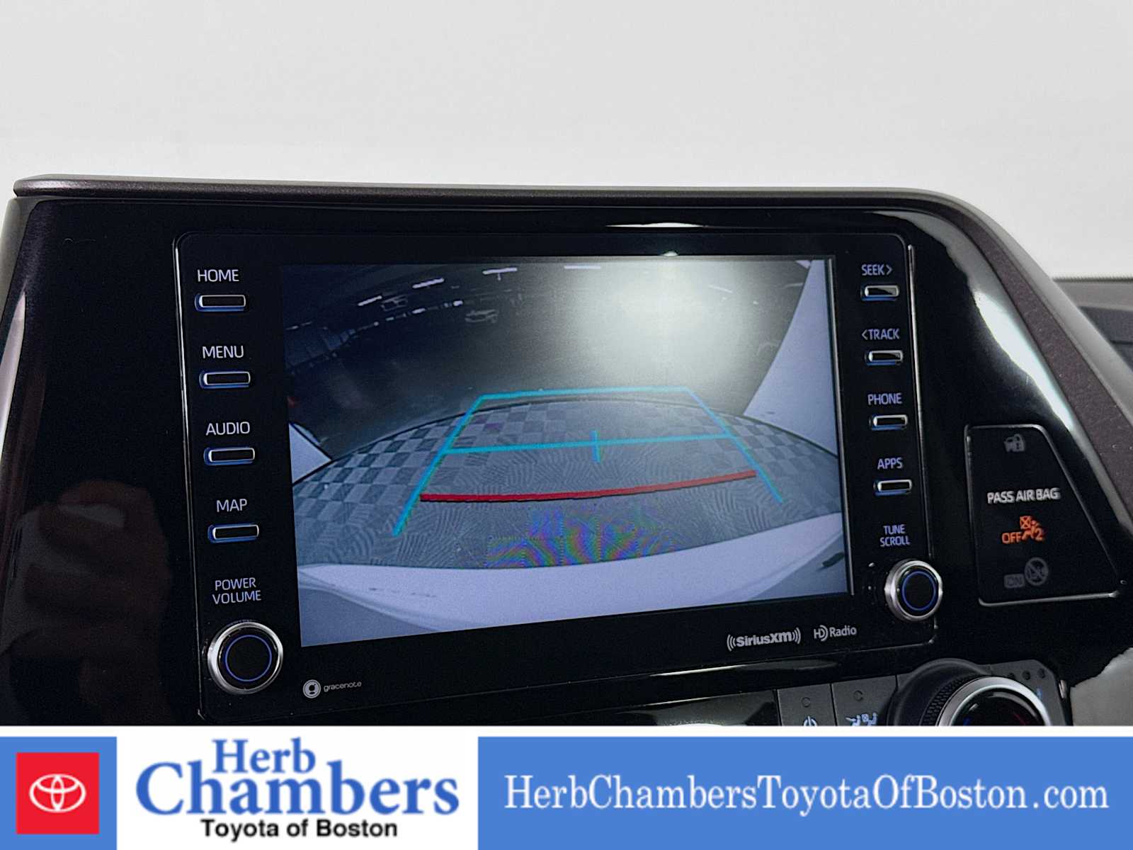 used 2021 Toyota Highlander car, priced at $32,897