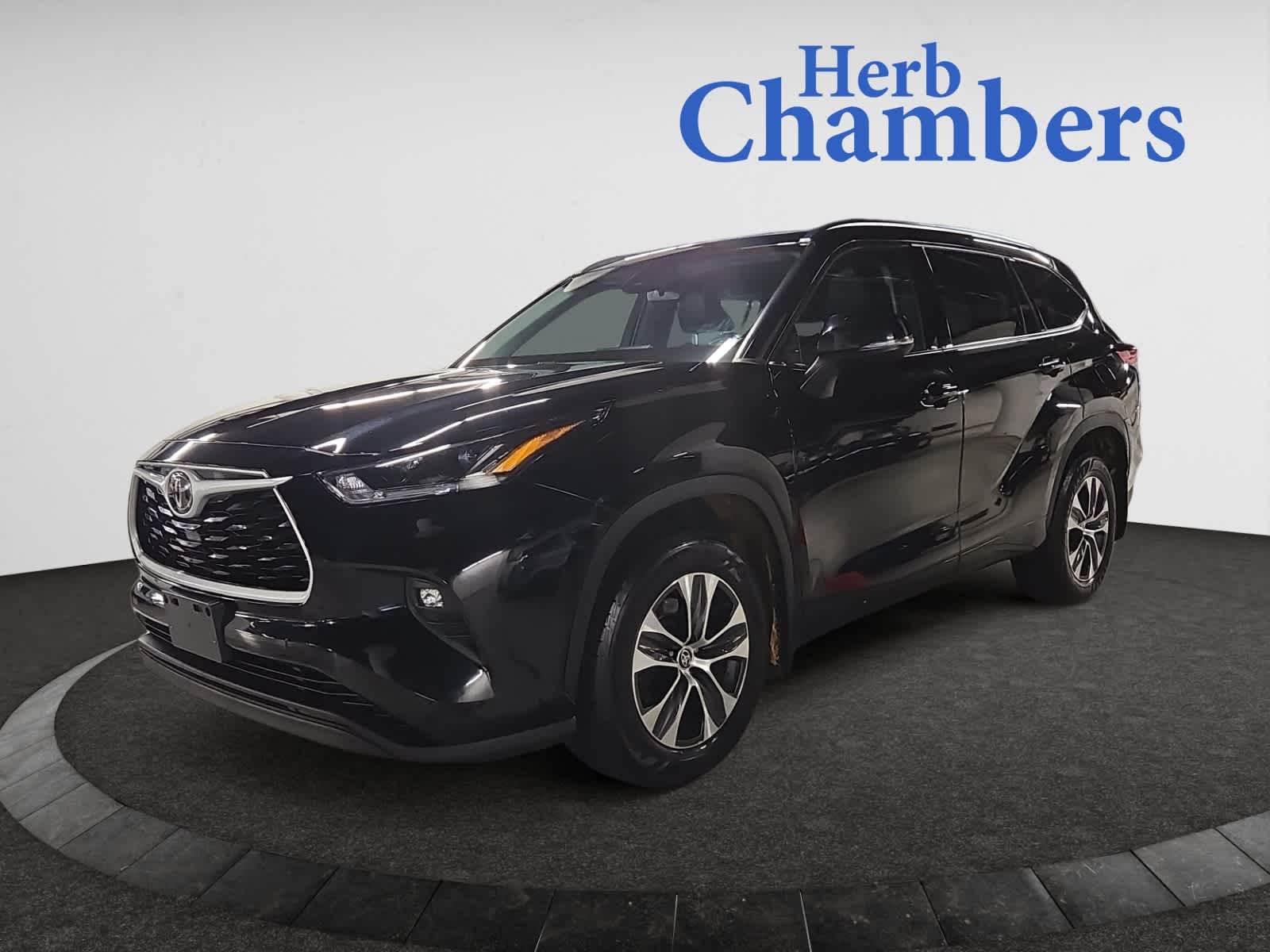 used 2021 Toyota Highlander car, priced at $29,998