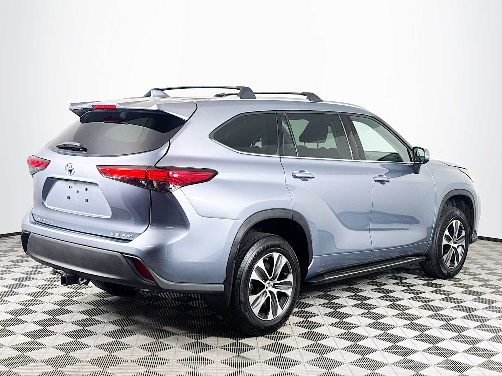 used 2020 Toyota Highlander car, priced at $32,497
