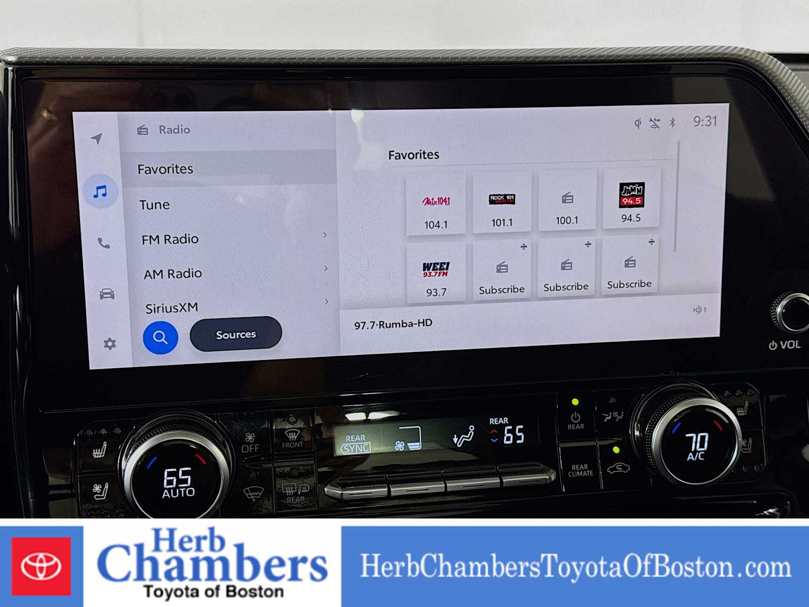 used 2023 Toyota Highlander car, priced at $47,497