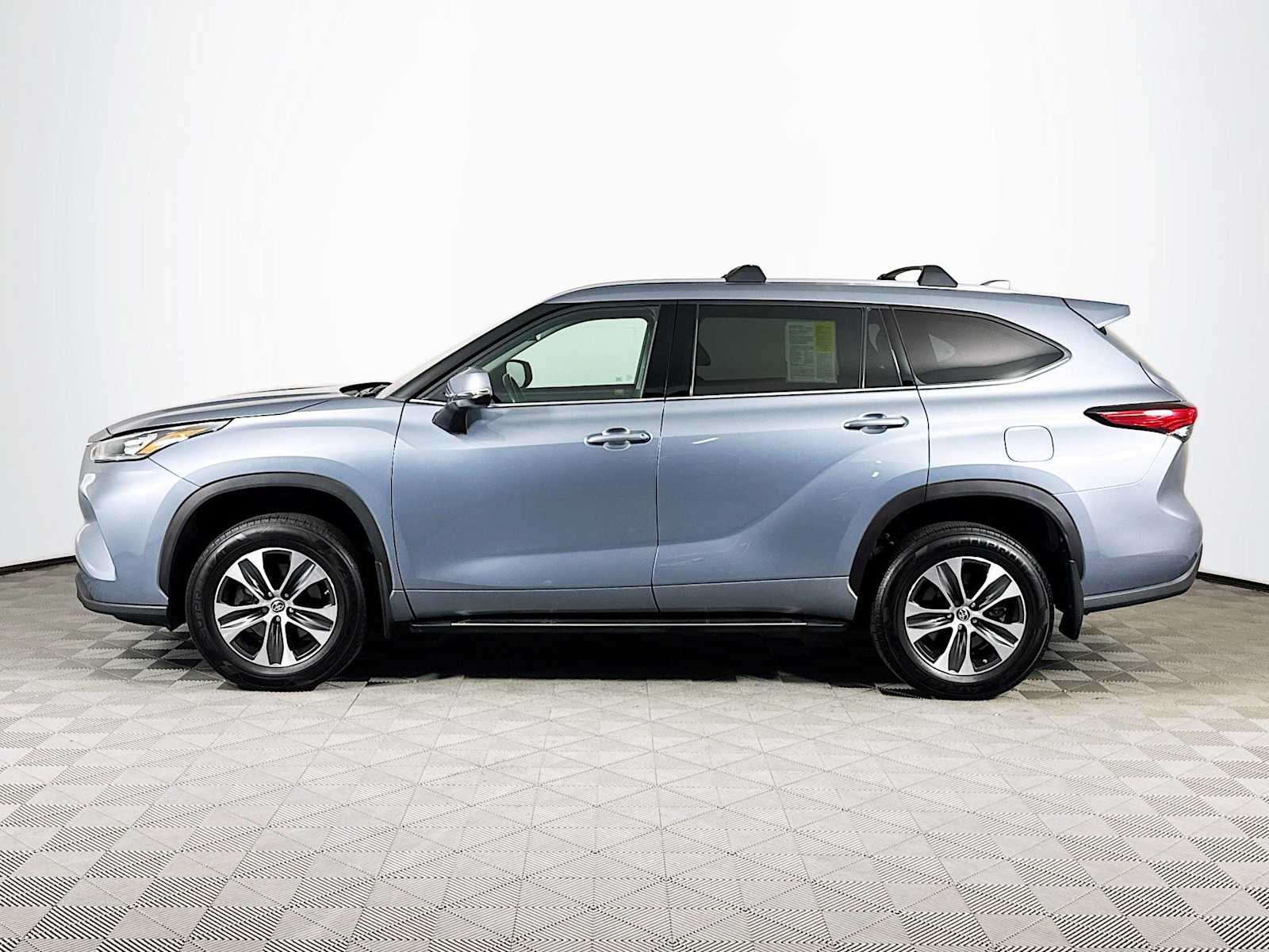 used 2020 Toyota Highlander car, priced at $32,497
