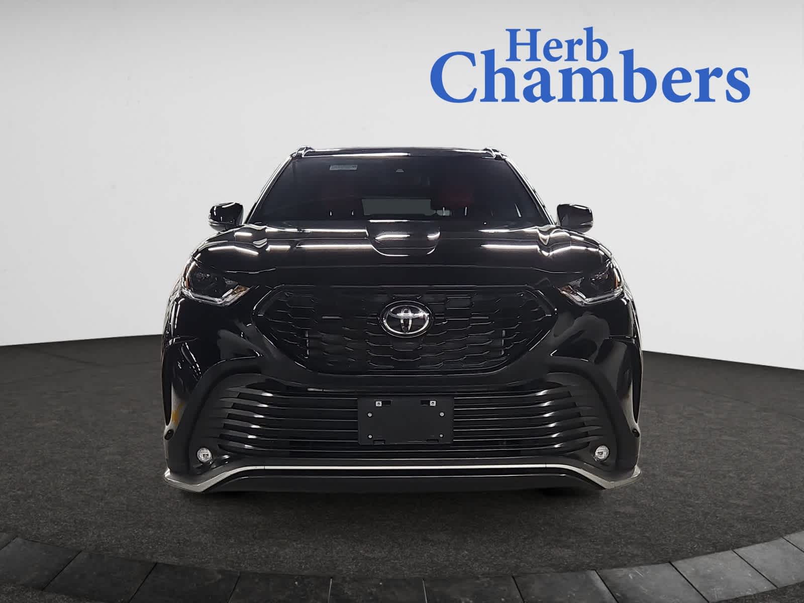 used 2023 Toyota Highlander car, priced at $43,998
