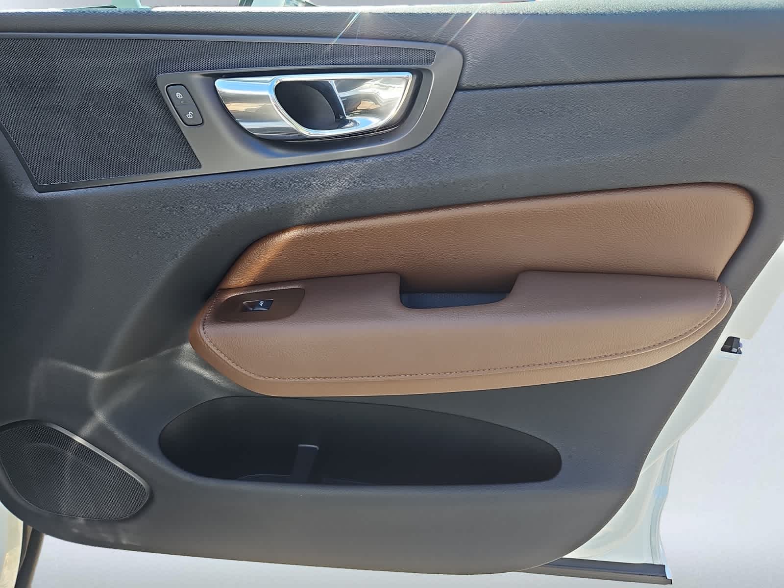 used 2018 Volvo XC60 car, priced at $23,297