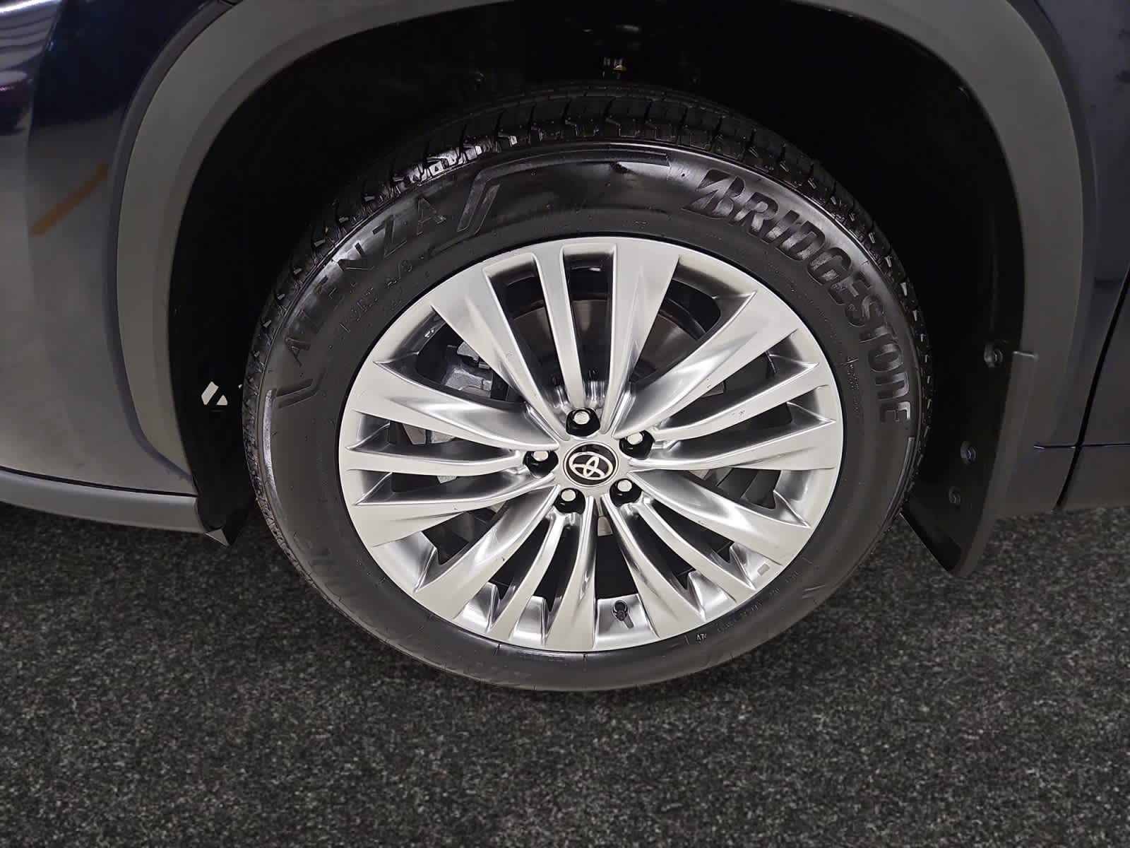 new 2025 Toyota Highlander car, priced at $56,287
