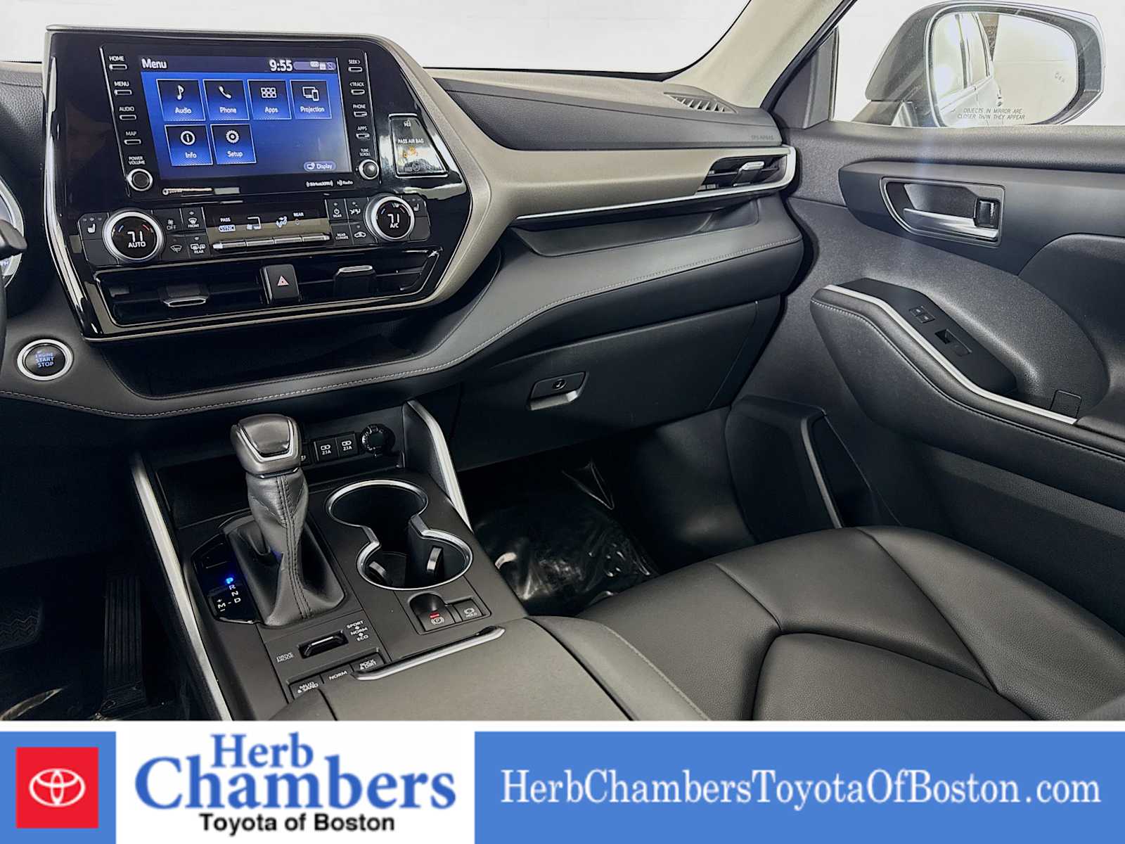 used 2020 Toyota Highlander car, priced at $32,097