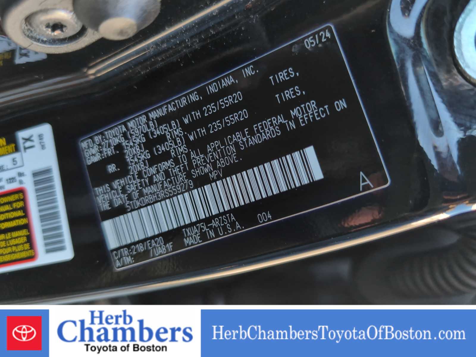 used 2024 Toyota Highlander car, priced at $44,297