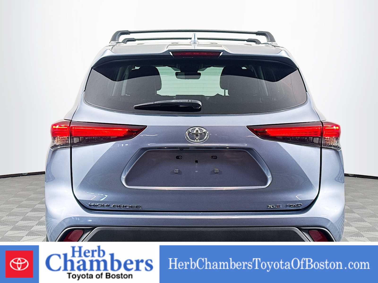 used 2020 Toyota Highlander car, priced at $32,097